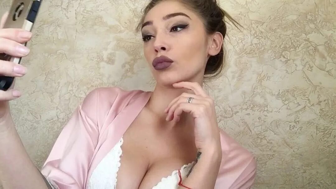 Ивлеева томи томми кэш. Анастасия ивлеева максим 2018клава. Юлия коваль слив. Анастасия ивлева. Ивлеева максим.