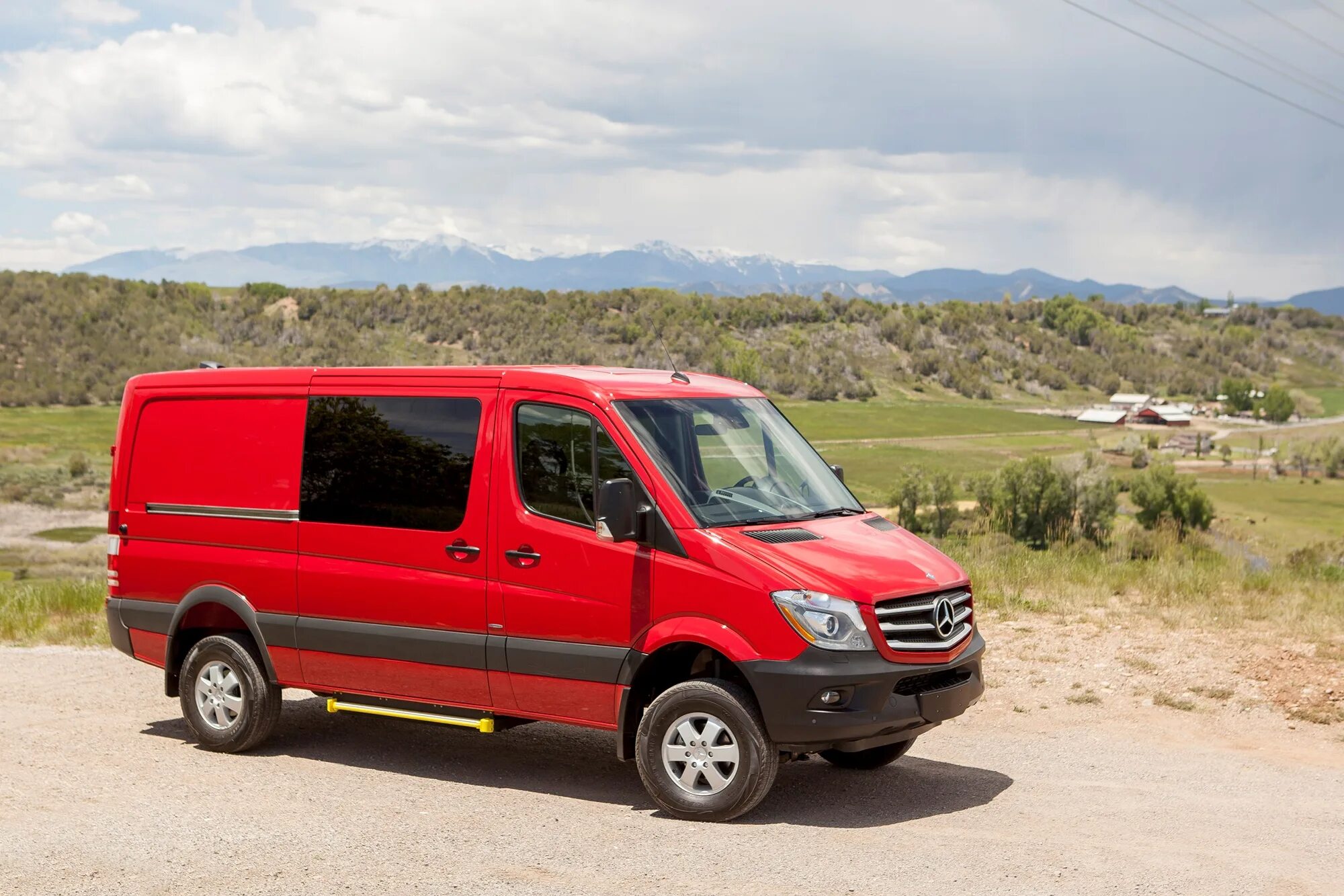 Найди спринтер. Mercedes Sprinter van 4x4. Sprinter w906 4x4. Мерседес Спринтер Грузопассажирский 4х4. Mercedes Benz Sprinter 4x4 фургон.