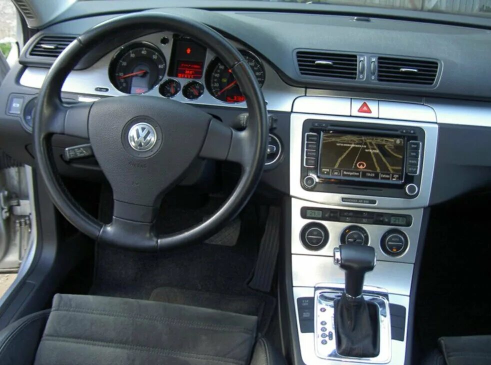 Volkswagen Passat b6 автомат. VW Passat b6 Interior. Volkswagen b6 салон. Фольксваген Пассат б6 1.8 турбо.