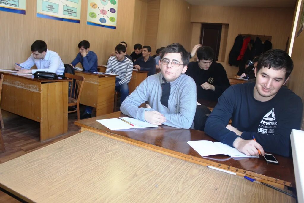 Фия дгу 2003. Дгу факультет иностранных языков махачкала преподаватели. Максимова лариса евгеньевна дгу. Дгу 2008. Студенты дгу махачкала.