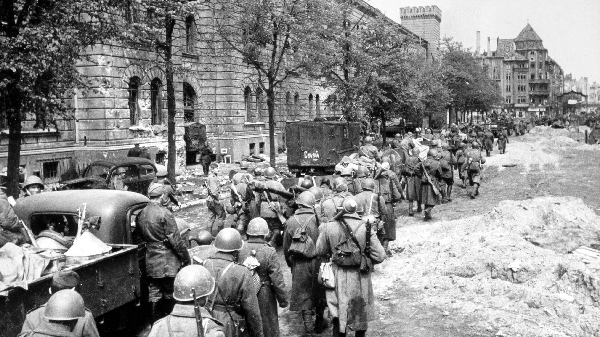 1945 го. Берлин штрассе 1945. окружение берлина 1945. берлин 1941 г..