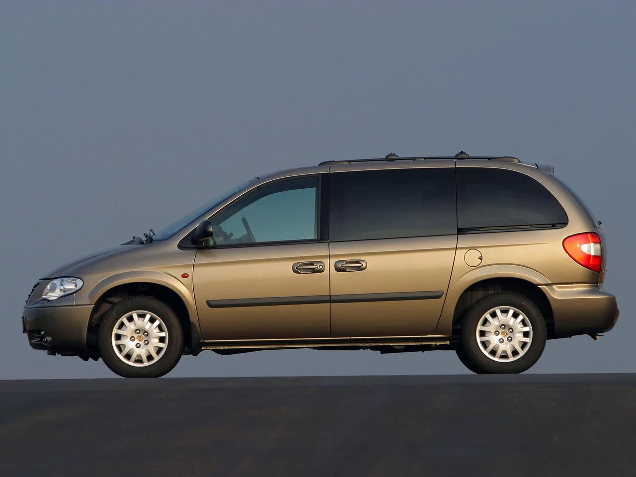 Voyager 2004. Крайслер вояджер 2004. chrysler voyager iii 2007 год. машины габариты крайслер грант вояджер 2004. chrysler voyager 4 стиль.