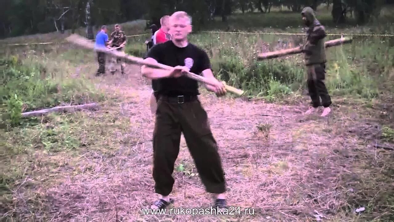 Занятия с боевой палкой. Боевая система Буза. Упражнения с палкой боевые. Рукопашный бой упражнения с дубинкой.