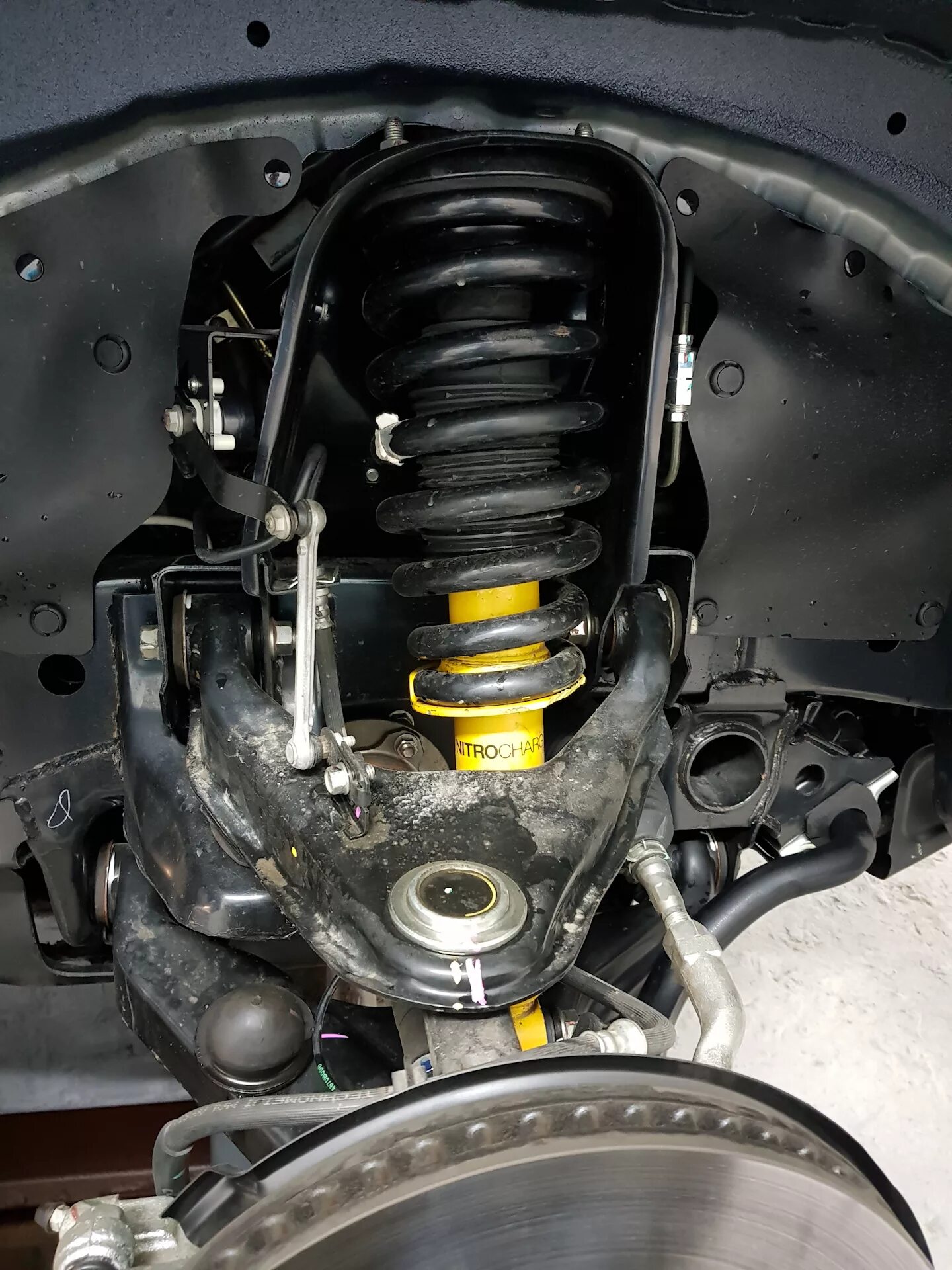 Передняя подвеска паджеро 4. Подвеска паджеро спорт 3. Mitsubishi pajero sport 3 подвеска. Подвеска mitsubishi pajero 2. Pajero sport 3 подвеска.