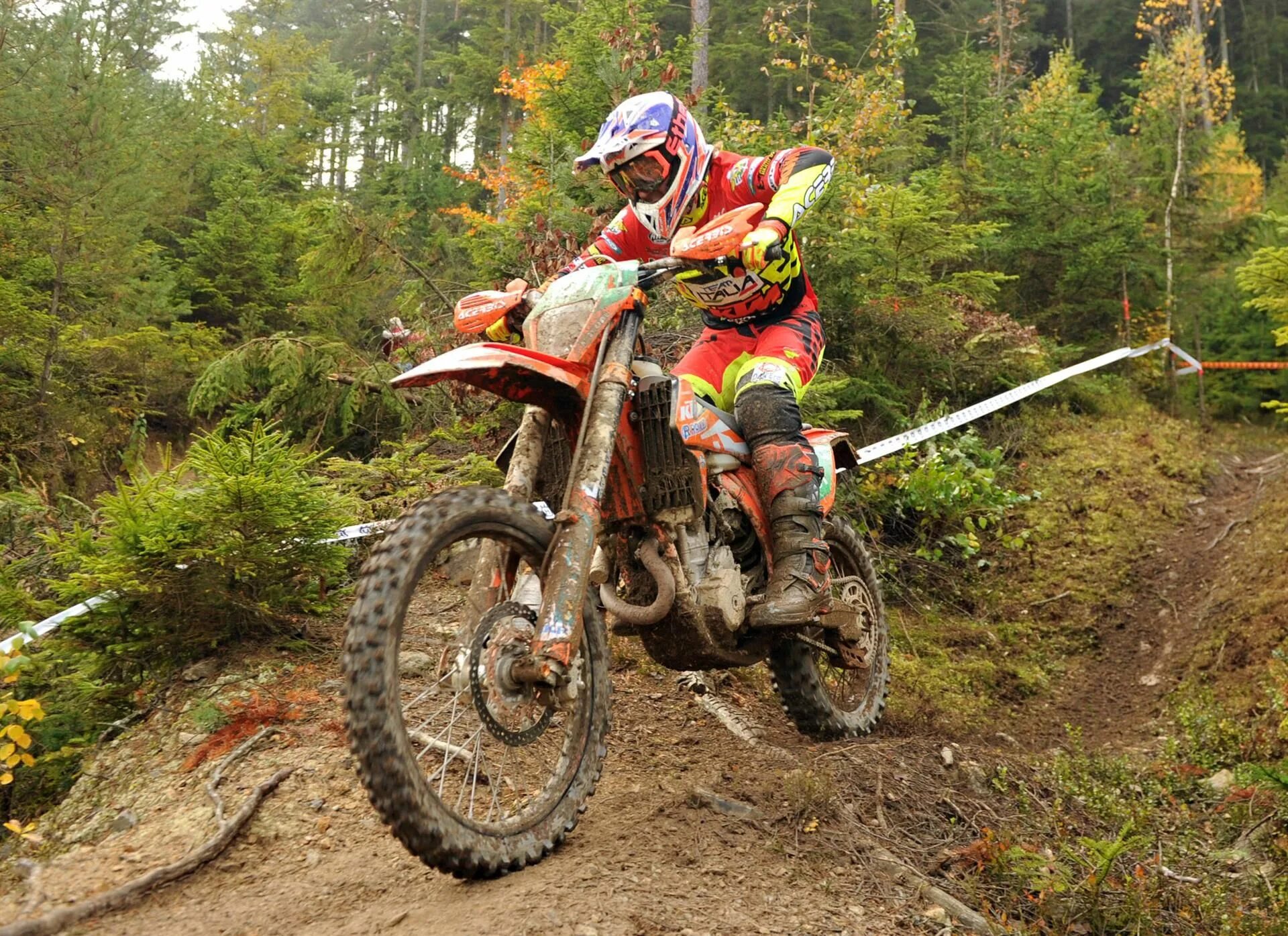 Ктм мотоцикл эндуро. Ктм 250 кросс. 690 enduro r. Хард эндуро мотоциклы. Эндурик фото.