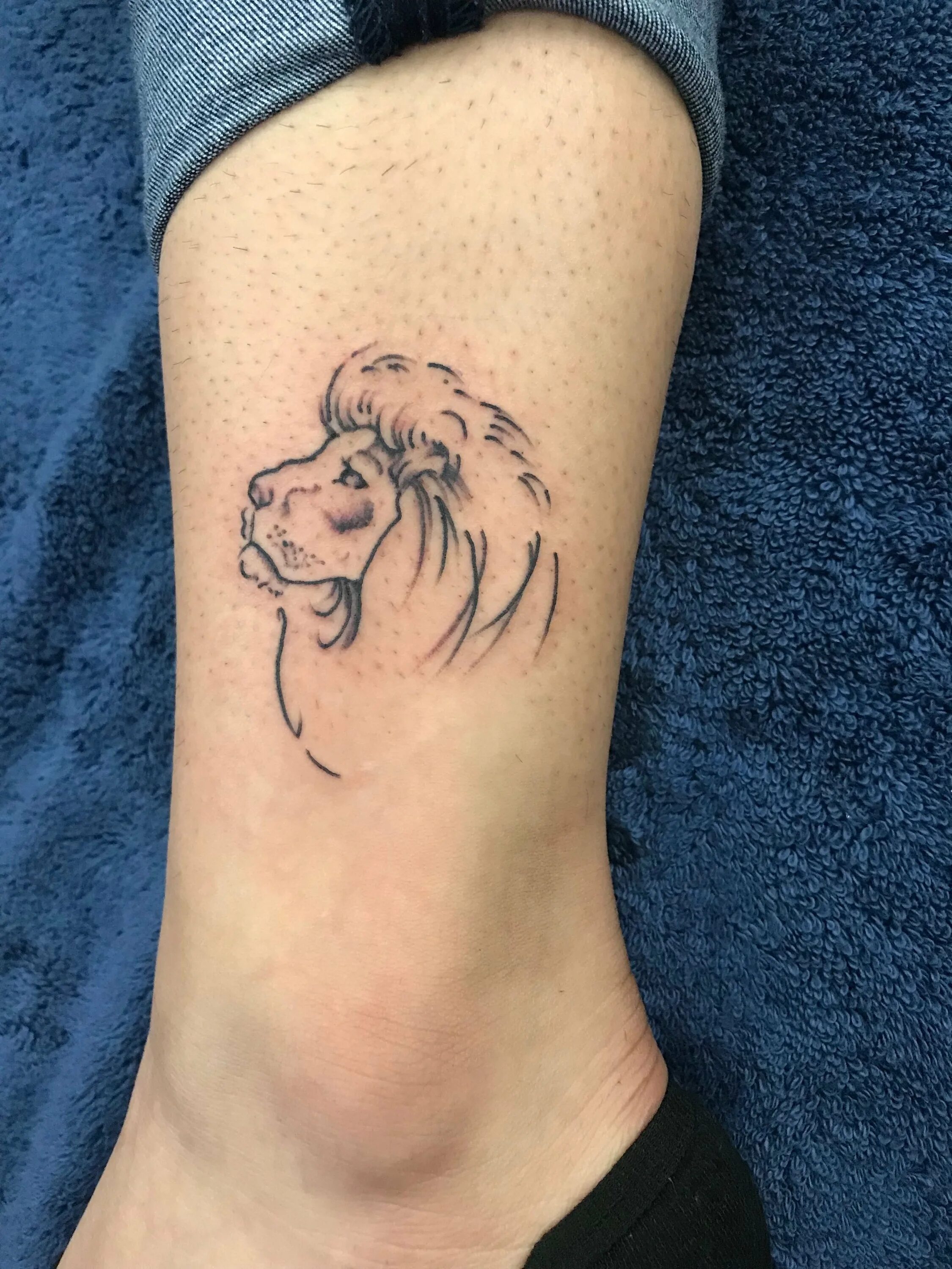 тату подходящие для льва. тату льва со знаком зодиака на груди. тату для знака лев девушке. тату знак зодиака лев для девушек. тату зодиак лев.