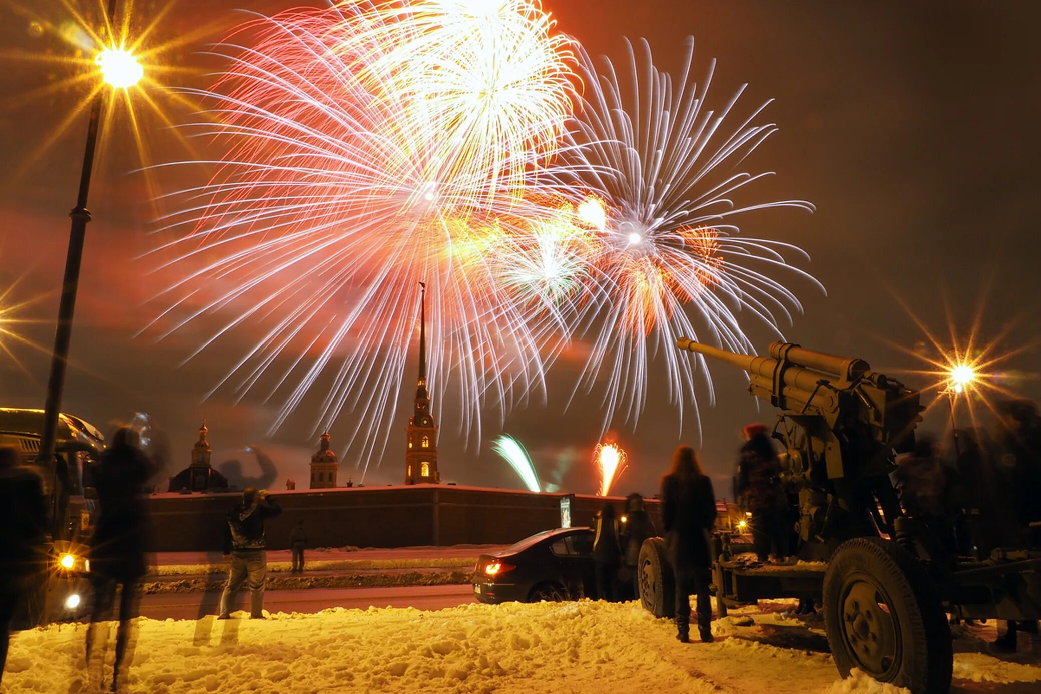 Салют в москве день защитника отечества. Пушки для салюта. Салют 23 февраля. Салют из пушек. Салют в честь 23 февраля.