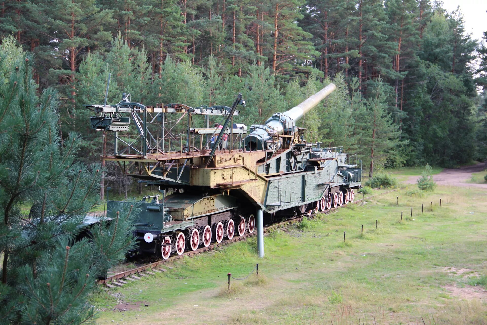 Красная горка орудие б-13. Форт красная горка ленинградская область. Поселок красная горка ленинградская область. Краснофлотск ленинградская область достопримечательности. Музей красная горка ленинградская.