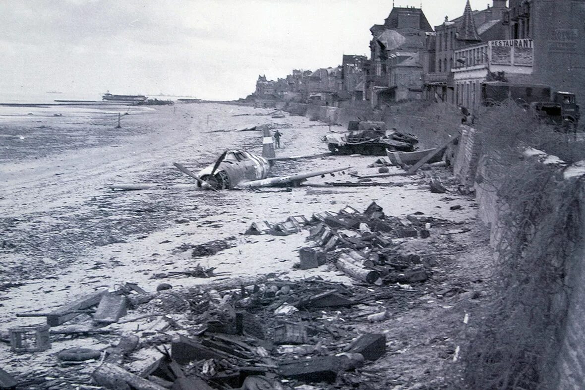 Про высадку в нормандии. Высадка в Нормандии 1944. День д Нормандия 1944. Пляж Нормандии 1944. Высадка в Нормандии (день д, 1944 год).