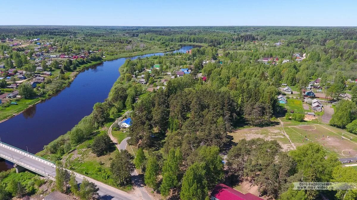 Любытино новгородская. Любытино сосновая 8. Усадьбы в любытино. Родовая усадьба горемыкина любытино. Храм успения любытино.