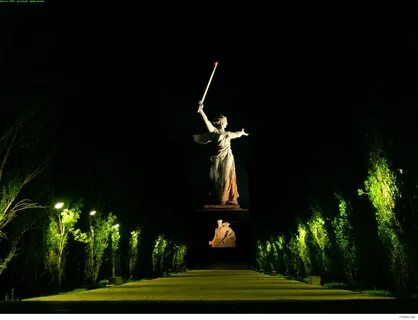 Мамаев курган ночью