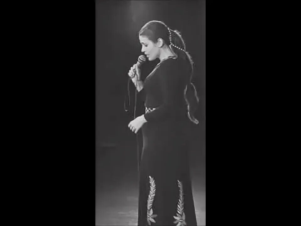 песня девушка поет в очках. песня девушка поет в очках. наушники для девушек. девушка в очках. девушка в наушниках танцует.