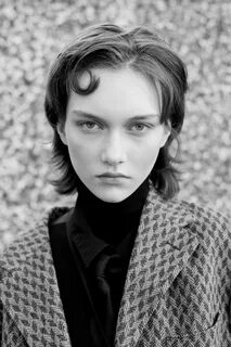 sofia steinberg Tumblr Hair Inspo, Hair Inspiration, Androgynous Hair, Edgy...