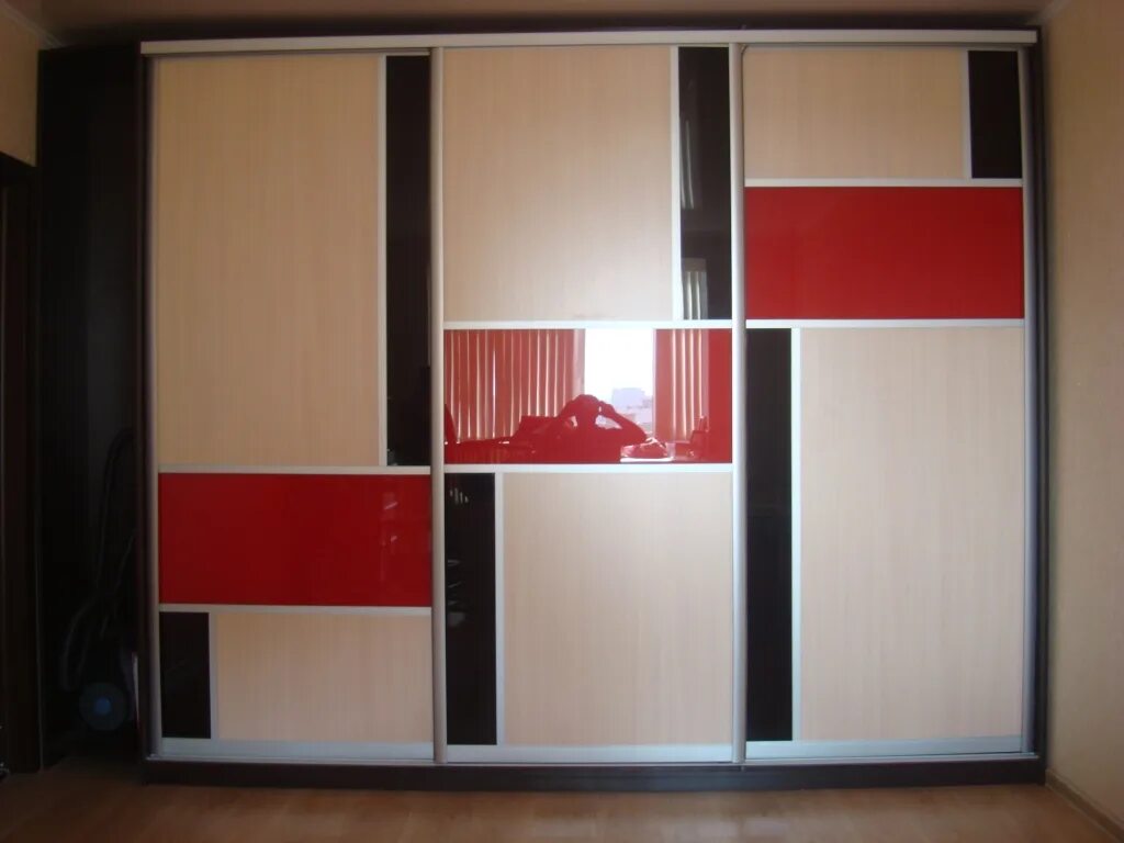 купе в гомеле. шкаф с антресолью над дверью. купе в гомеле. купе в гомеле. шкаф с цветными фасадами.