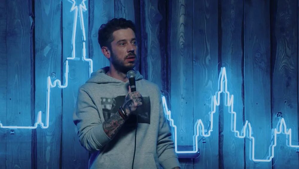 женский стендап 2023 новое. сауле юсупова стендап. сауле юсупова стендап. алиса дударева стендап фото. женский стендап 2023 новое.