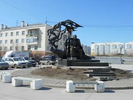 Памятники якутска
