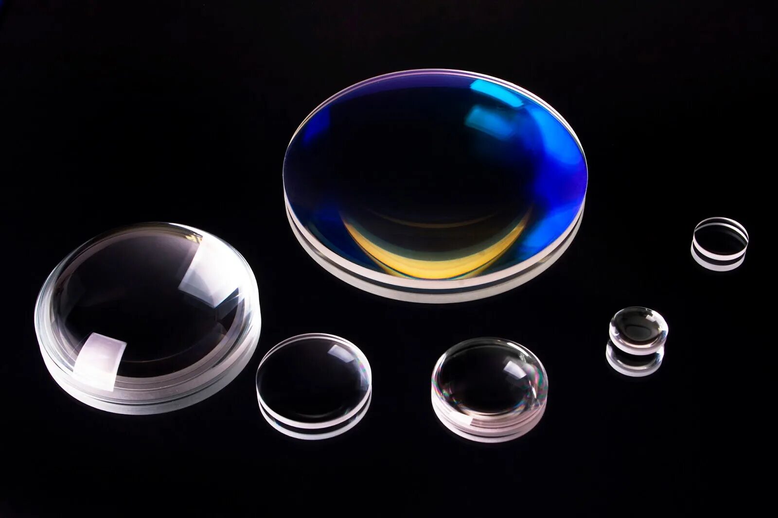 Оптическая линза буква. Линзы. Оптические линзовые приборы. Линза Lens.021-000a. Стеклянные линзы. Оптических материалов очковых линз.