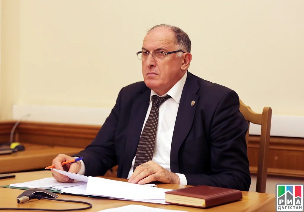Абдулмуслимов абдулмуслим мухудинович. Председатель правительства республики дагестан абдулмуслимов. вице премьер дагестана абдулмуслимов абдулмуслим. абдулмуслим абдулмуслимов биография.