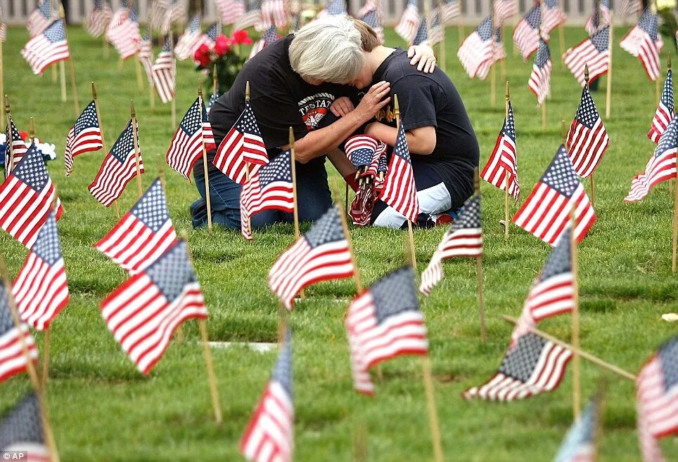 Veterans day. Мемориал дей Memorial Day. Мемори Дэй США. День памяти США Memorial Day. День поминовения (США).