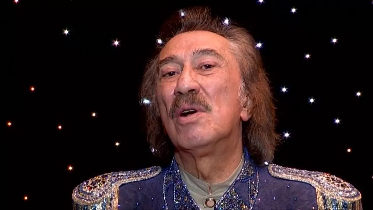Фарух закиров. Ялла группа фаррух закиров. ялла солист фаррух закиров. фарух закиров ансамбль. джавлон тухтаев ялла.