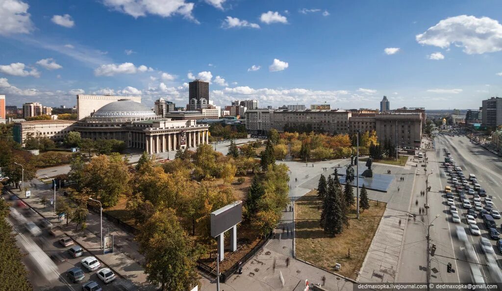 Новосибирск в каком веке. Новосибирск площадь города. Площадь Ленина Новосибирск. Площадь Ленина Новосибирск панорама. Красный проспект Новосибирск панорама.