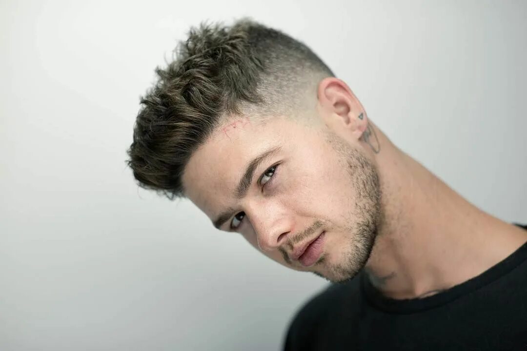 Мужская стрижка 5. Men Hairstyle полубокс. Мужские причёски с короткими волосами. Мужские стрижки на короткие волосы. Мужские стрижки короткие модные.