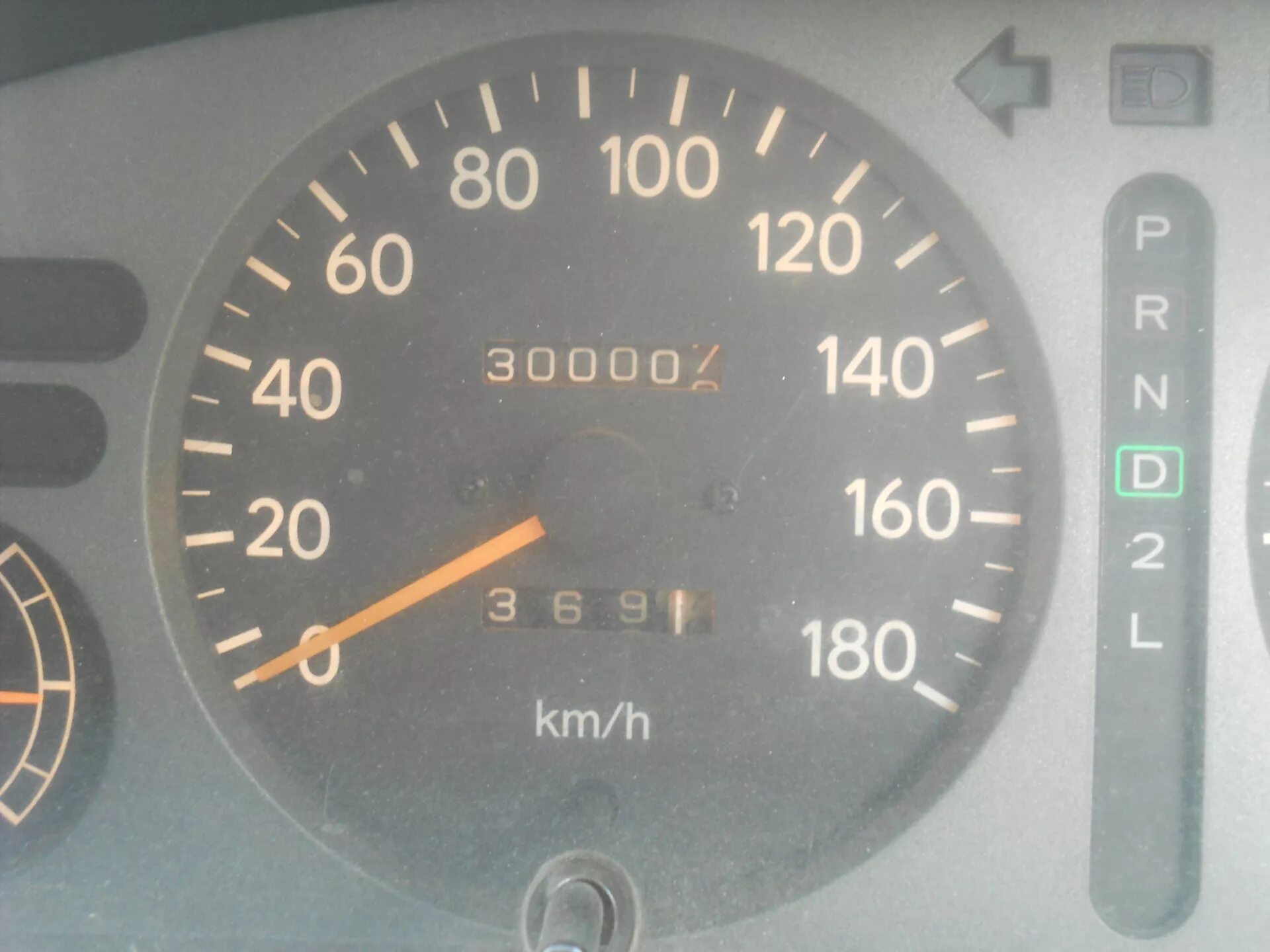 Пробег 1000000. Пробег 1 млн. Пробег 400 тысяч километров. 300 тыс км пробега. 300 тыс км пробега.