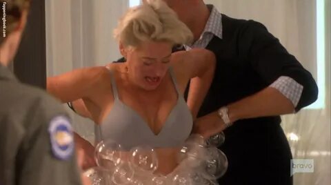 Fischer nipple slip helene Jenna Fischer. 