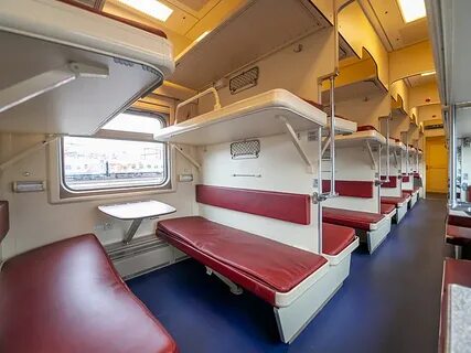 Пойыз жолсерігінің жалаңаш суреті