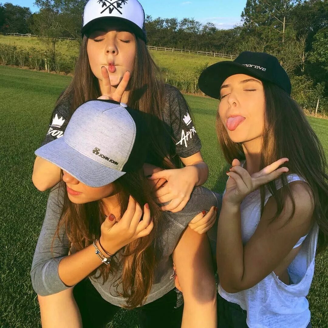 Фото девушка с другом. Парень и девушка. Дружба парня и девушки. Дружба парня и девушки. Фото девушка с другом.