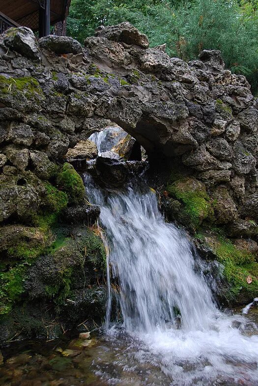 Долина нарзанов джилы су. Родник горной питьевой воды фиагдон. Родник горной питьевой воды фиагдон. Водопад гремячий ключ сергиев посад. Святой родн к в рязанской области.