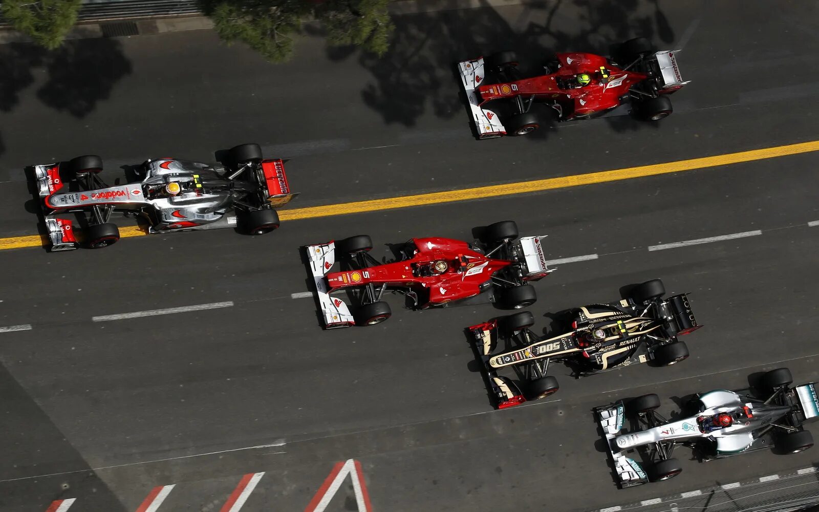 Гонять вид. F1 Sauber 2012 Monaco checo. Гонка вид сверху. Гонка Венгрии f1. Гонка видом с боку.