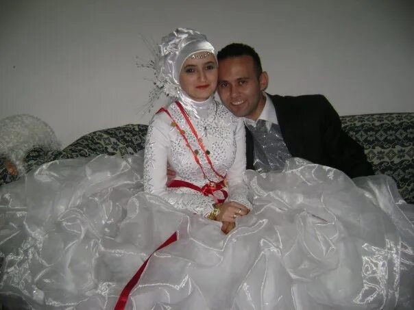 Турецкие невесты на свадьбе. Турецкая свадьба фото. Турецкие жених и невеста. Турецкие невесты фото.