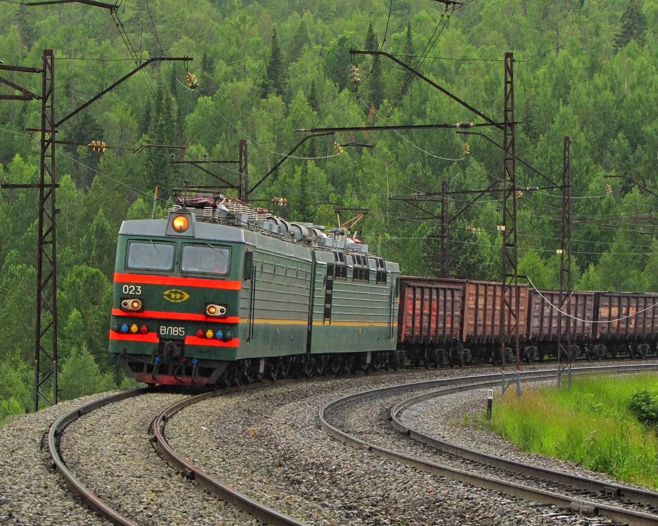 Перегон электровоза. Вл85 электровоз. Локомотив вл 85. Вл85-203. Электровоз вл85 РЖД.