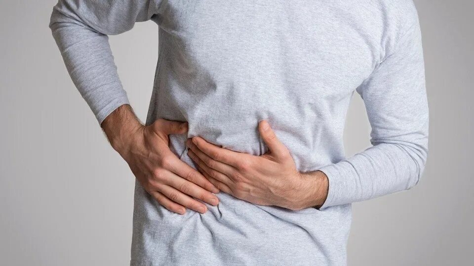 тяжесть в спине. прострел в спине причины. торакалгия грудного отдела позвоночника. болит спина. боли в легких со спины.