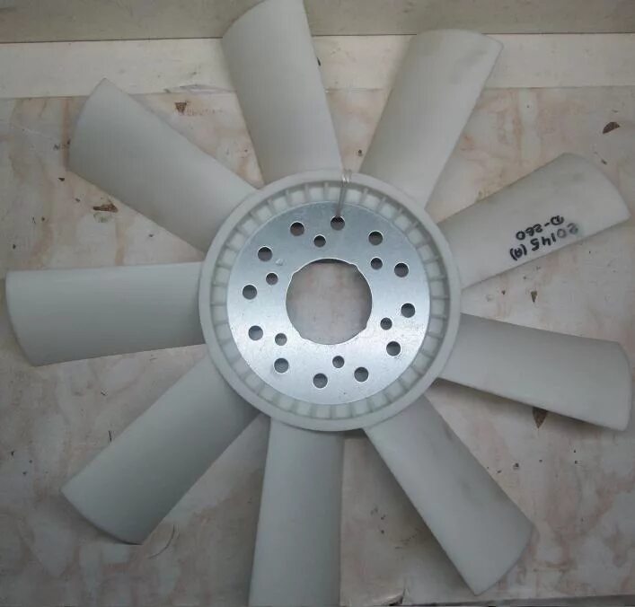 006 д-243-260 (8 лопастей) ижкс. 006 8-ми лопастной. вентилятор д-20. крыльчата вентилятора мтз1221. ижкс.