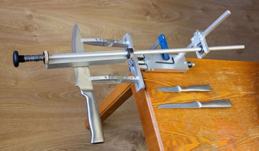 Станок заточки ножей протон 3. Точилка для ножей из токарных резцов. Самодельная точилка для ножей с регулируемым углом. Сделать заточку для ножей своими. Сделать заточку для ножей своими.