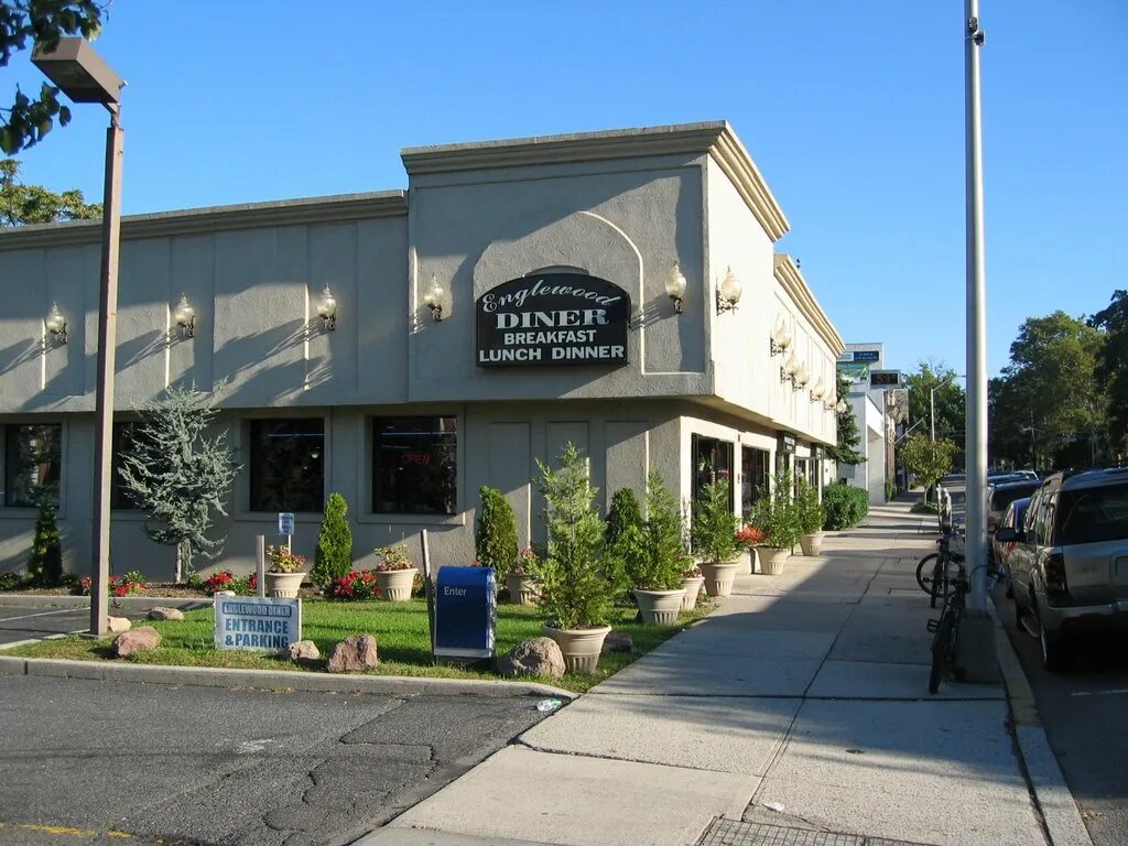 Инглвуд вестерн найтс. Инглвуд itzy. Leslie's motel. Кладбище инглвуд-парк. Инглвуд вестерн найтс.