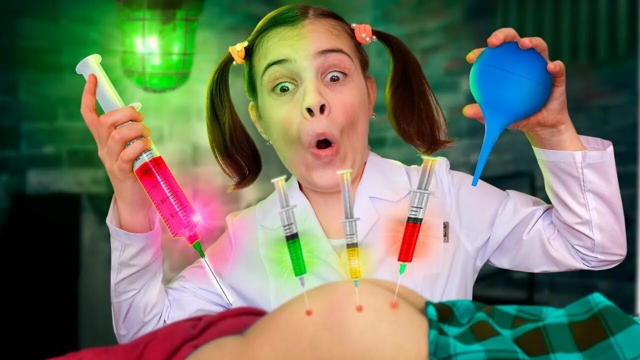 Включи настя укол. Большая клизма. Дети играют в доктора. Настя и уколы уколы укол. Включи настя укол.