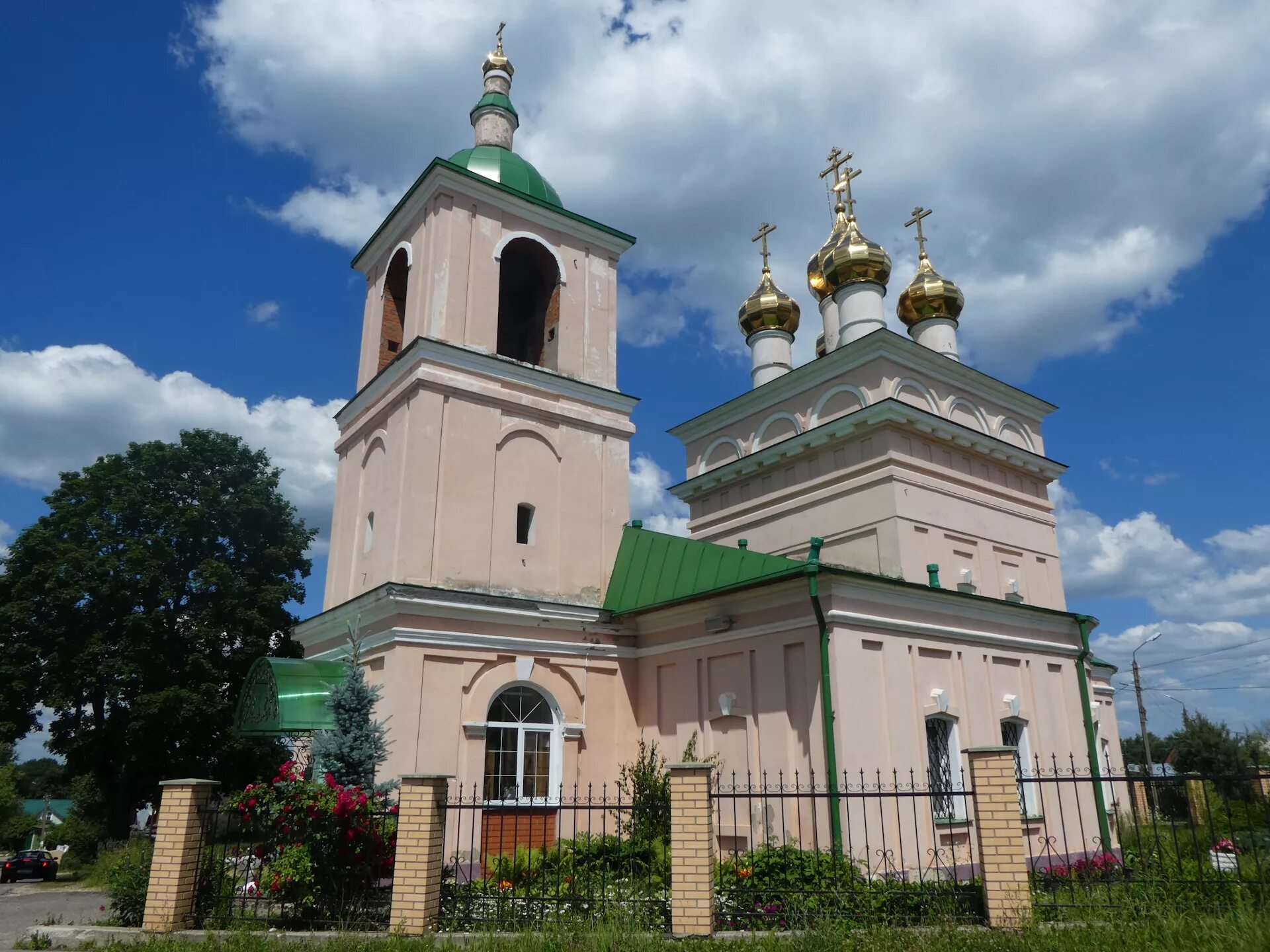 Брук малоярославец. Карижа малоярославец храм. ивановская церковь малоярославец. малоярославец покровская церковь. храм карижа малоярославец фото.