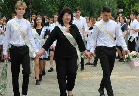 Выпускники учителям