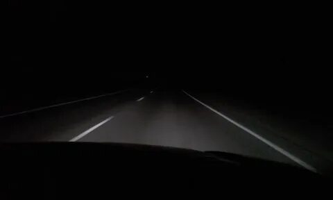 Дорога ночью из машины