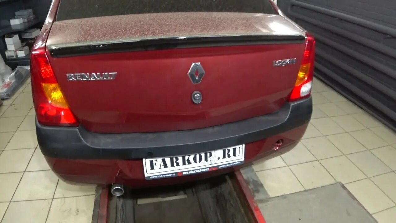 Парктроник рено логан 2. Задний парктроник рено логан 2. Рено установка парктроника. Парктроники на рено логан 2. Парктроники рено флюенс.