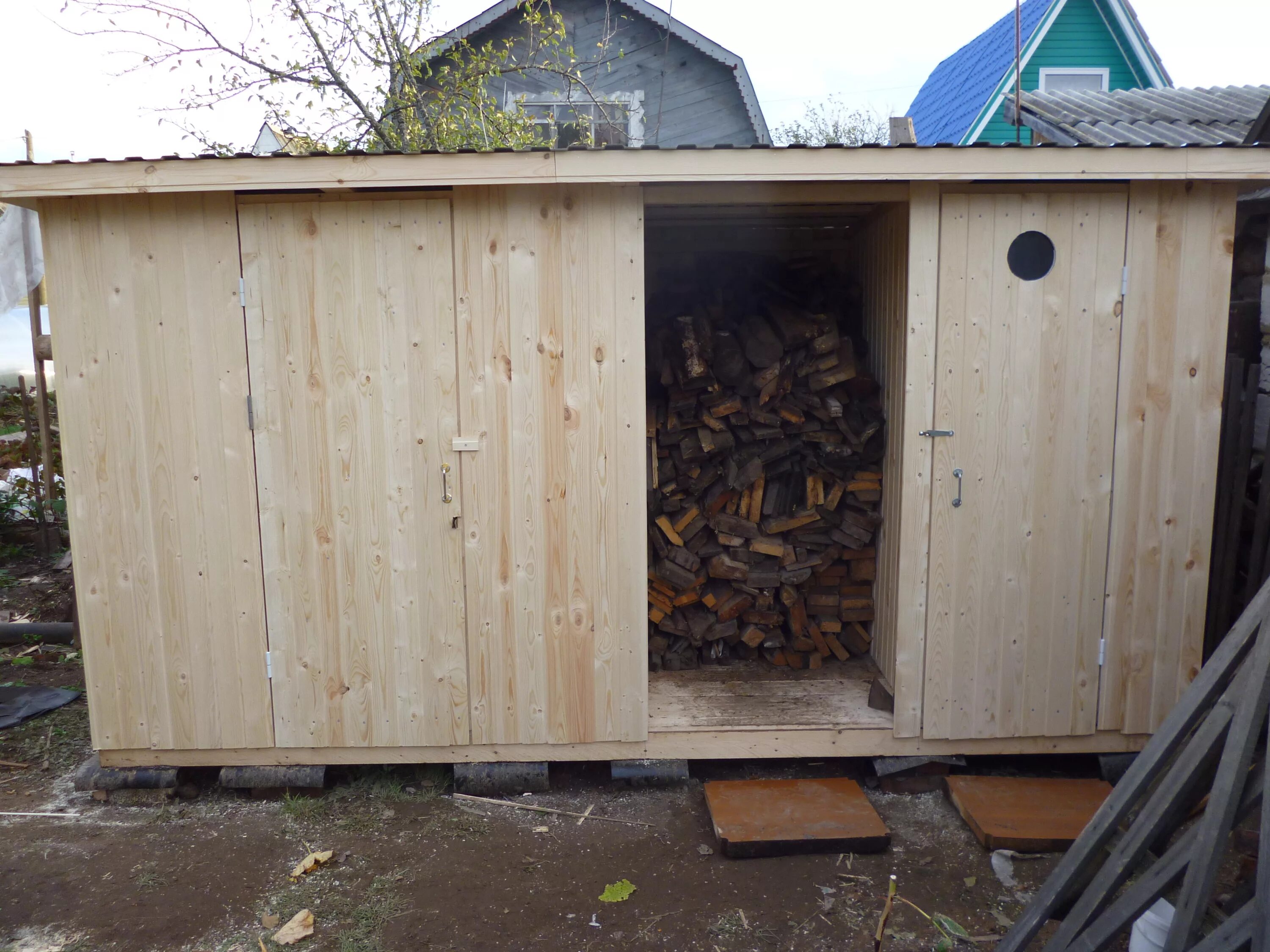 Сарай из досок. Хозблок шед. Сарай работа новый город. Шед сарайчик. Сарай с односкатной крышей 3х6.