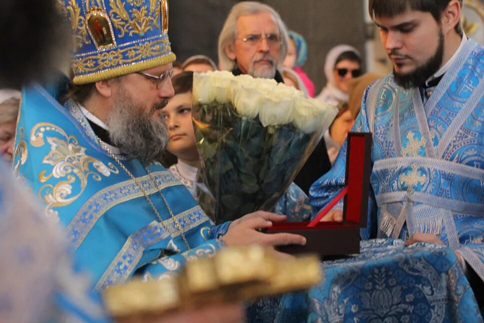 Литургия митрополита владимира сабодана в калининграде. Литургия 6. Литургия 6. Кинель-черкасский патриарх. Пасха митрополита челябинского и миасского алексия.