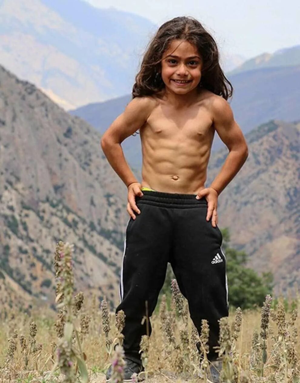 Мир сильных мальчиков. Арат Хоссейни. Арат Хоссейни 2020. Арат Хоссейни 2022. Иранский мальчик Арат Хоссейни.