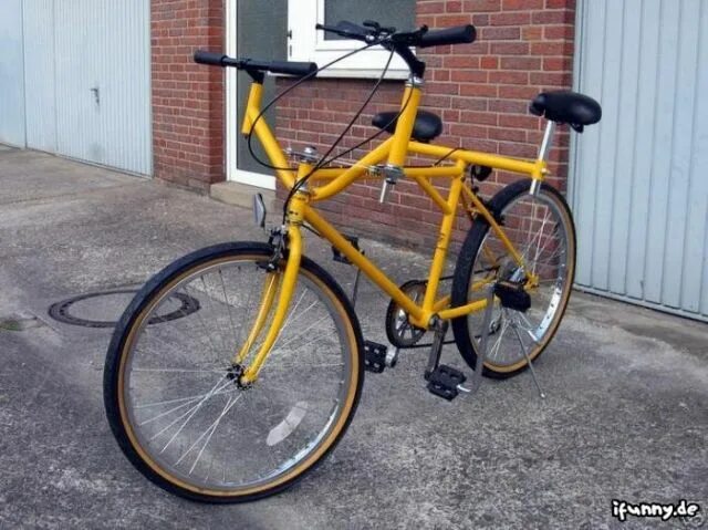 Сдвоенный велосипед. Двухместный велик. Спаренный велосипед. Велосипед с двумя сиденьями. Для телефона велик