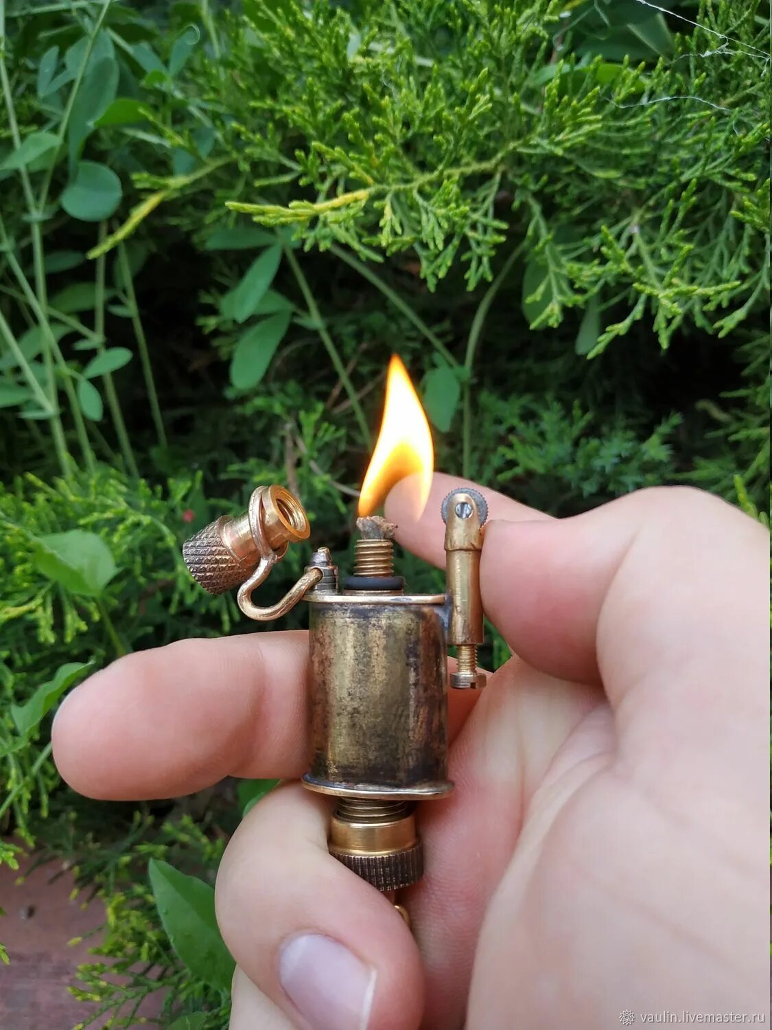 Самодельная зажигалка. Lighter зажигалка бензиновая. Зажигалка Наливайко бензиновая. Зажигалка Экзотек бензиновая. Бензиновая зажигалка из гильзы метро 2033.