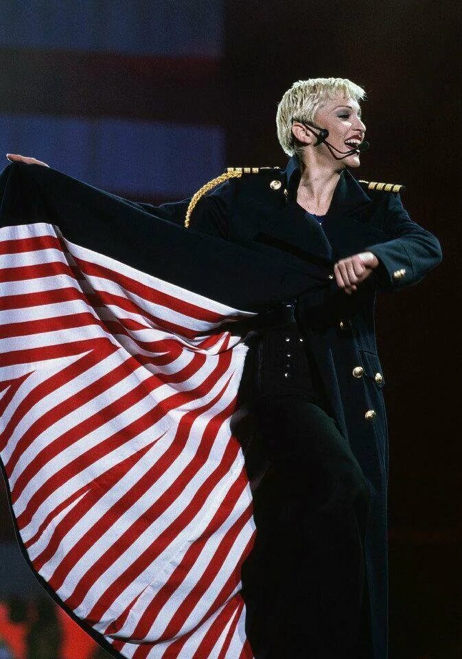 Live girl shows. Madonna girlie show. Мадонна 1993. Мадонна тура girlie show. The girlie show – Live down under.