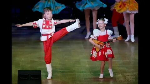 Танец с балалайками в детском
